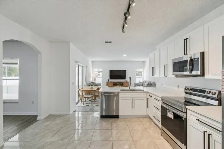 Kitchen - Family Room