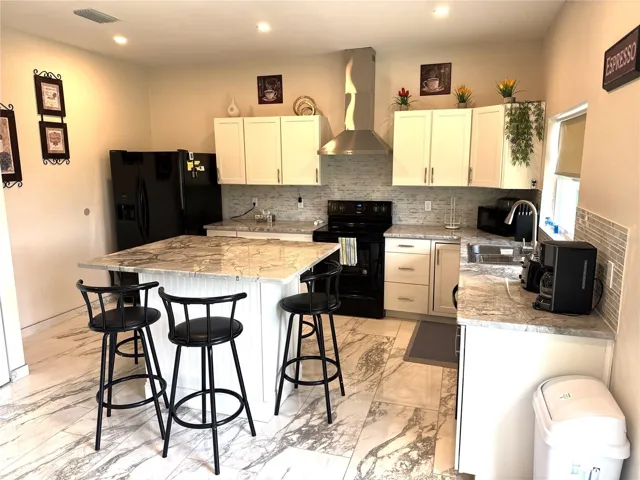 Kitchen - view 2