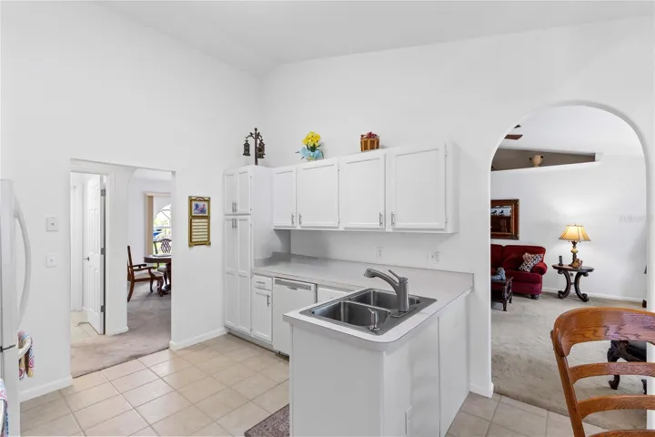 Very bright and welcoming!
