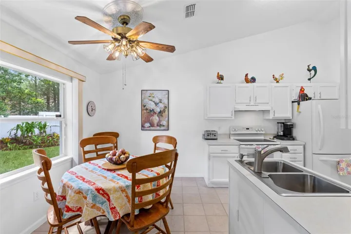 Great breakfast nook with view of the back yard.