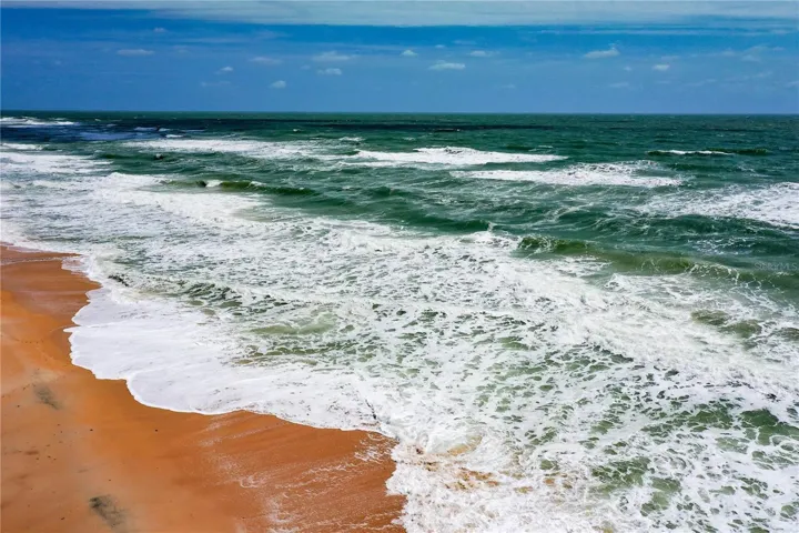 You could wake up everyday and see this amazing view!