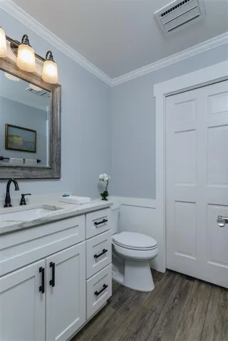 Office & Guest 1/2 Bath