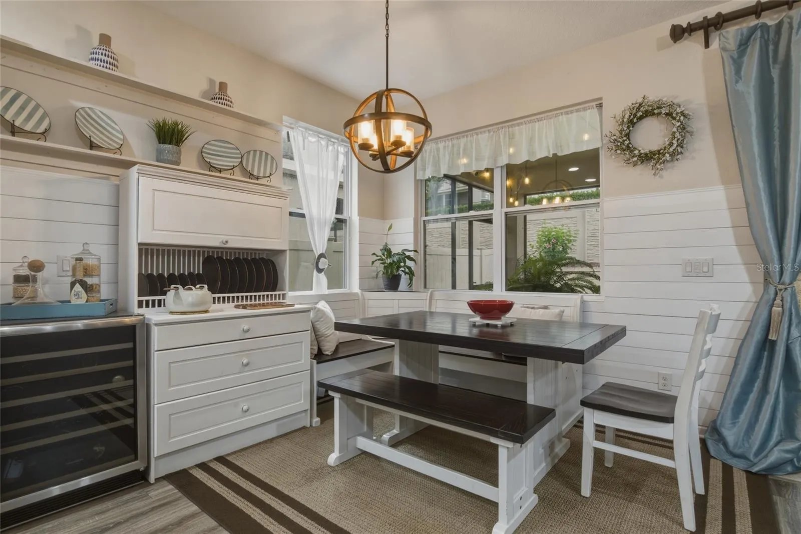Casual Dinning Area