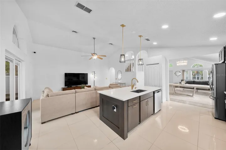 Kitchen &amp; Family Room