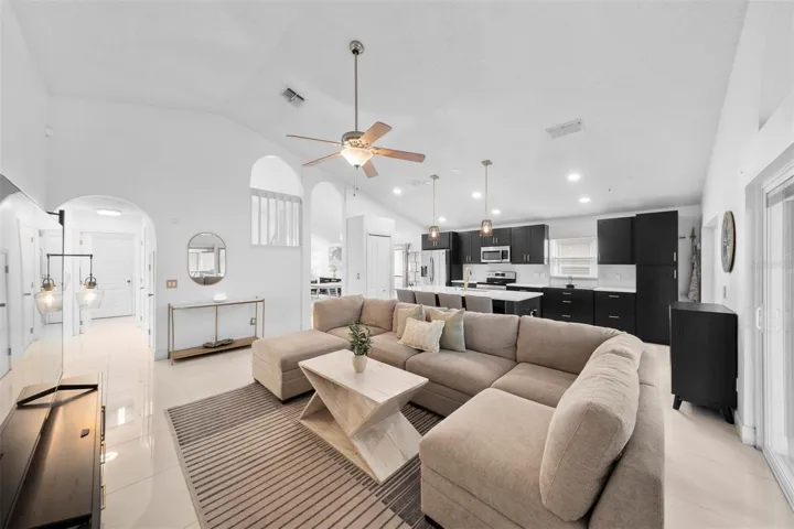 Kitchen &amp; Family Room