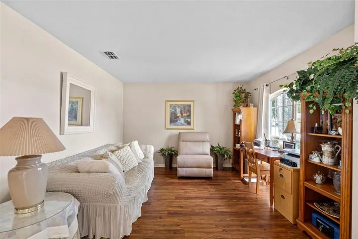 Formal living room or Flex Space
