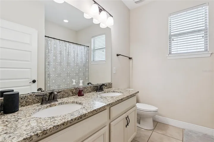 full bathroom #2