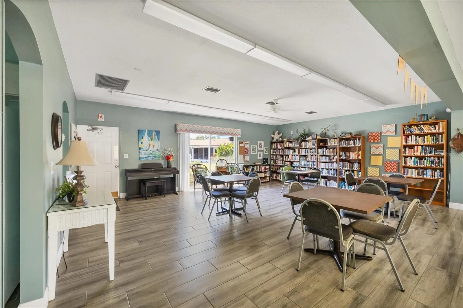 Clubhouse with social calendar.