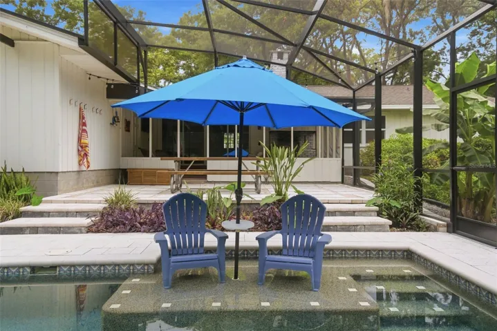 LOUNGE DECK