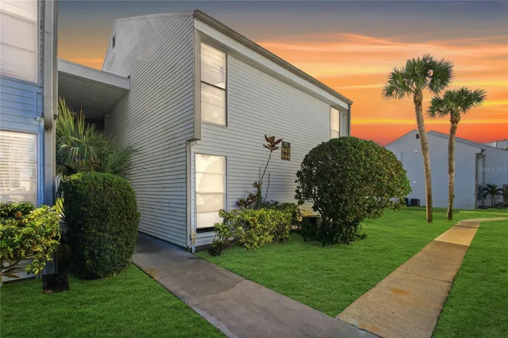 WELCOME TO PALMS OF TARPON!