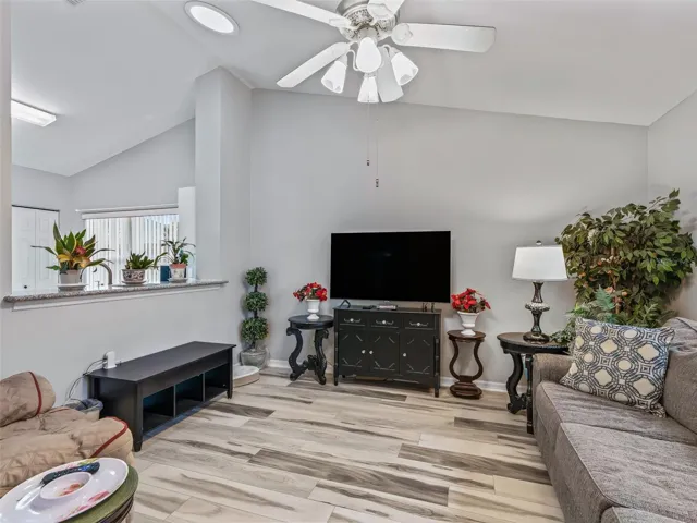 Living area w/Vaulted ceiling
