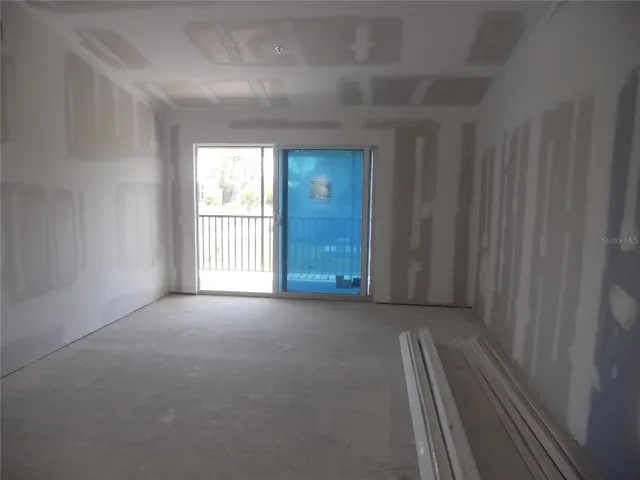 LIVING & DINING ROOM COMBINATION FLOOR PLAN.
