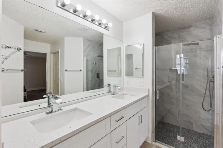 Primary EnSuite Bath