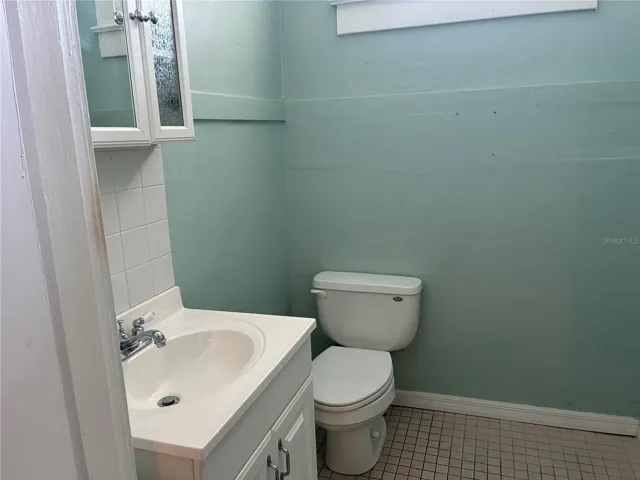 Upstairs Bath