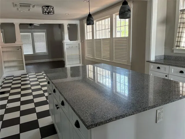 Kitchen/Dining