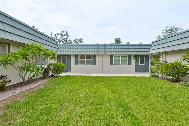 All landscaping and exterior maintenance is taken care of by the Condo Association.
