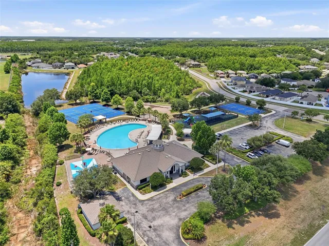 Community amenities (membership required)