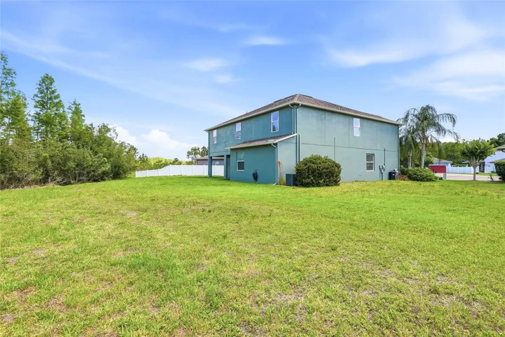 Spacious lot