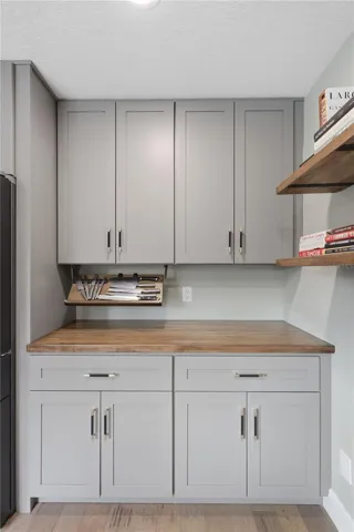 Knife Storage under cabinet