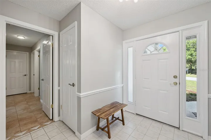 Foyer and hall to bedrooms