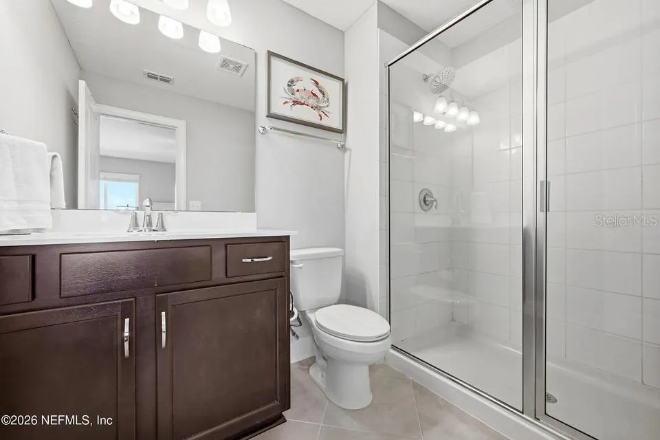 Upstairs Bedroom with Ensuite Bathroom