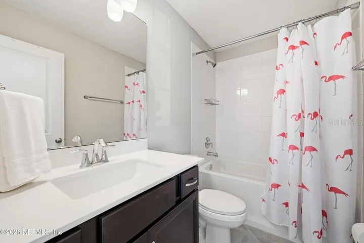 Upstairs Bedroom with Ensuite Bathroom