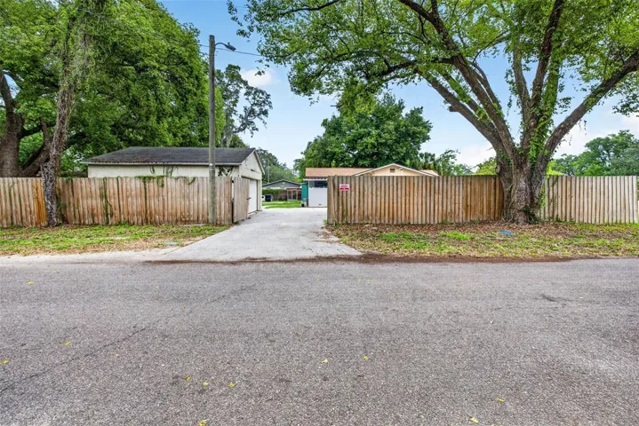 Side entry from Mobile Ave