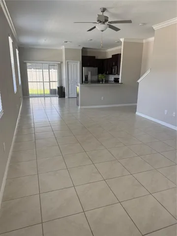 Great Room leading to Dinette