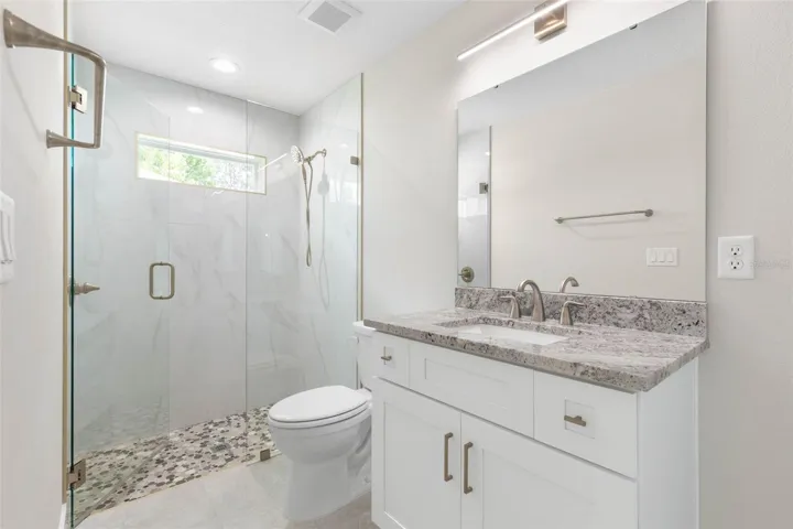 Custom Frameless Enclosure Bath 3