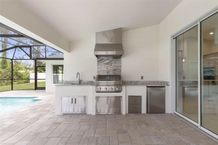 Fully Equipped outdoor kitchen