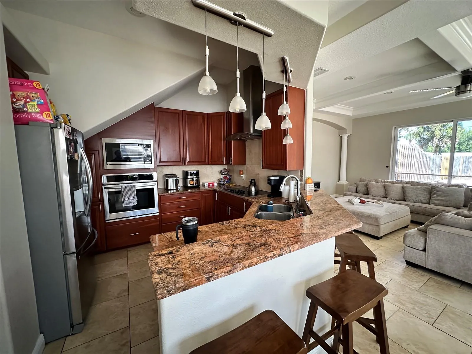 2125 Montclair