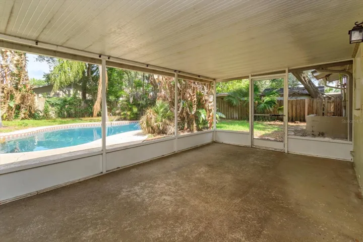 Large Screen enclosed patio