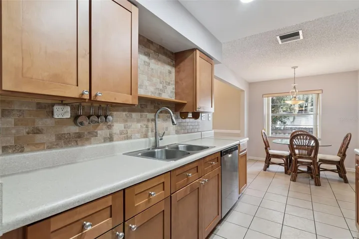 Eat-In Kitchen