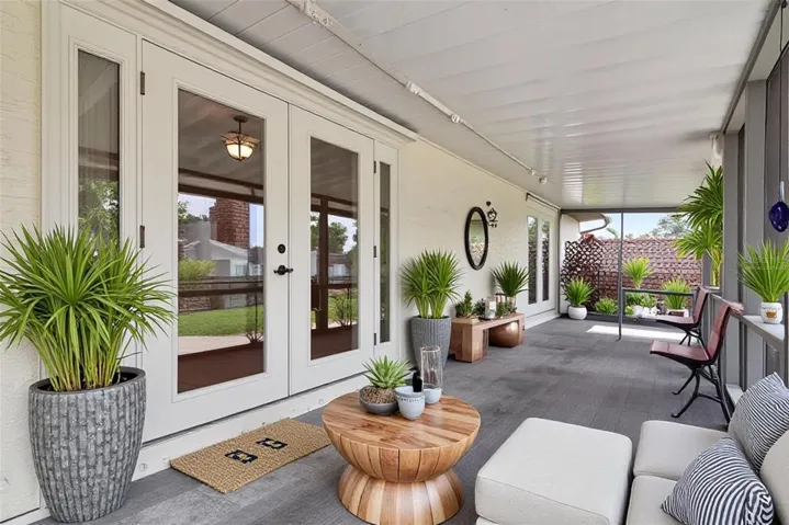 Screened In Lanai Virtually Staged
