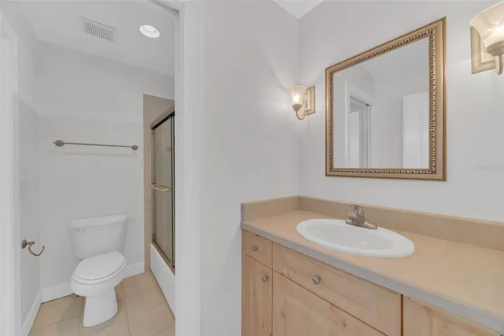 2ND FLOOR BATHROOM