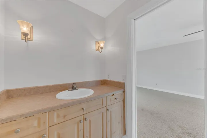 2ND FLOOR BATHROOM