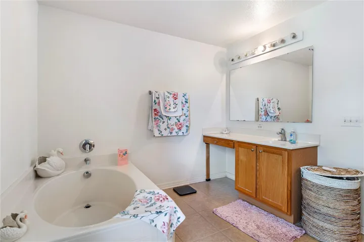 Master Tub