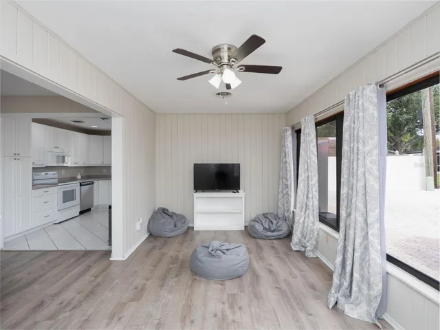 Bonus/Florida Room