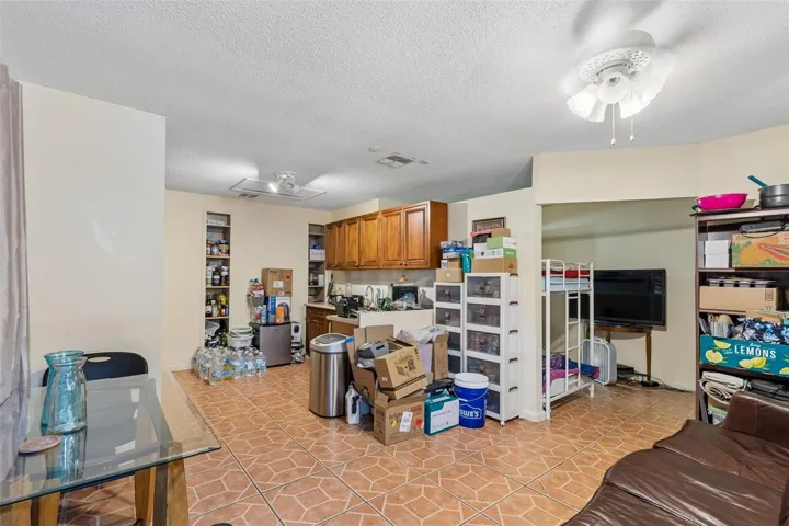 in law suite living room