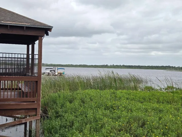 FISHING PIER &amp; BOAT SLIPS