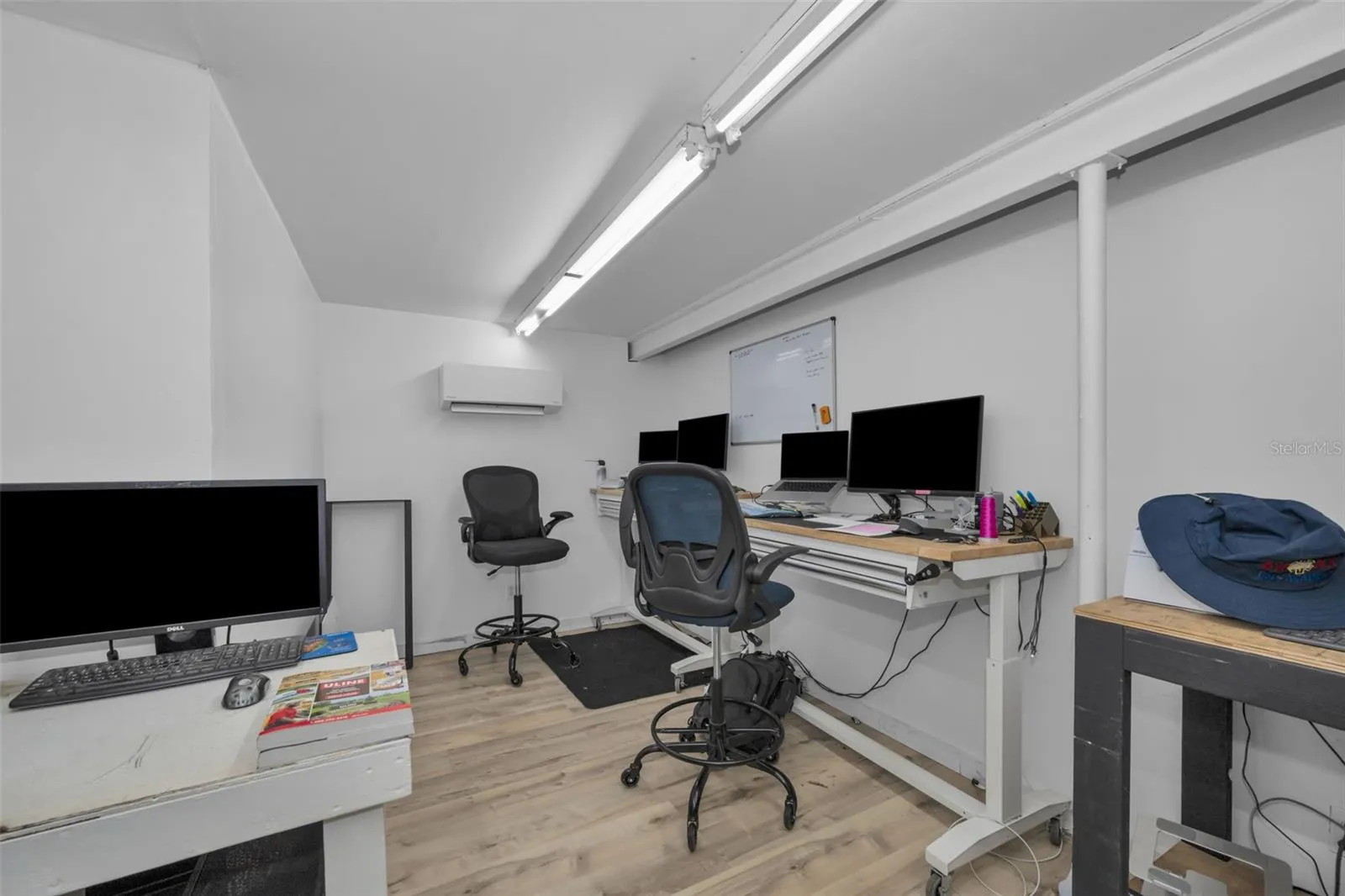 Office 4 in Suite 2 - accessible from either suite