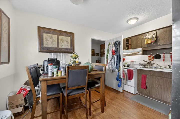 Dine-In Kitchen