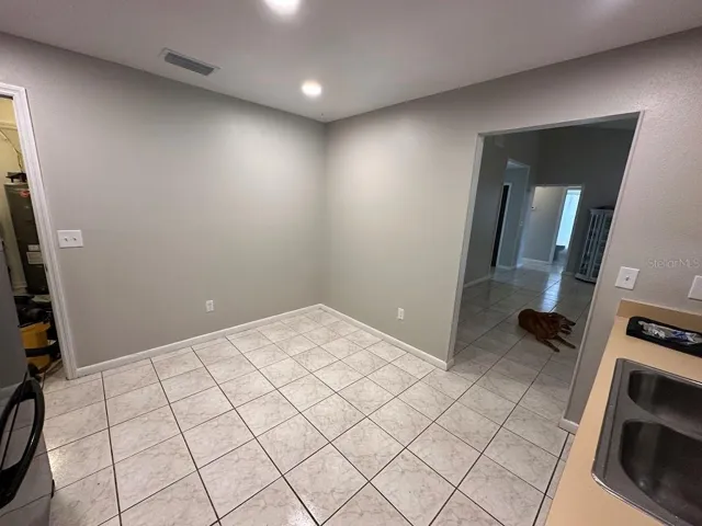 Eat-in Kitchen
