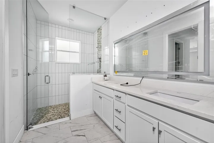master ensuite bath