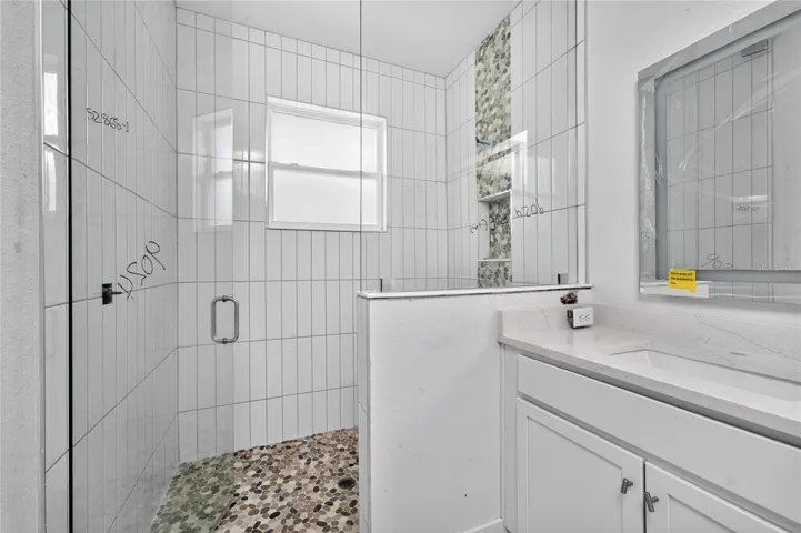 Master ensuite bath