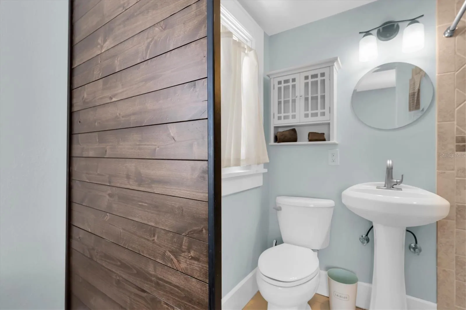 Downstairs full bathroom