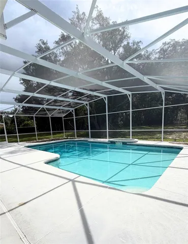 Screened pool