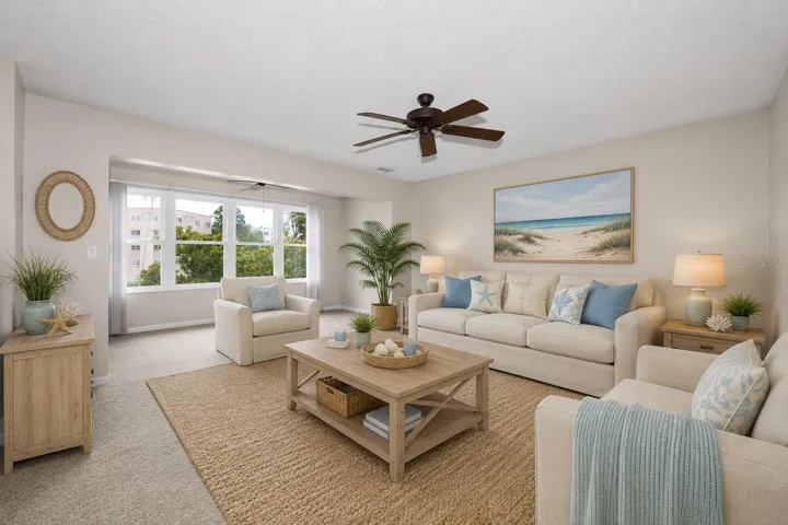 Living / Florida - virtual staged