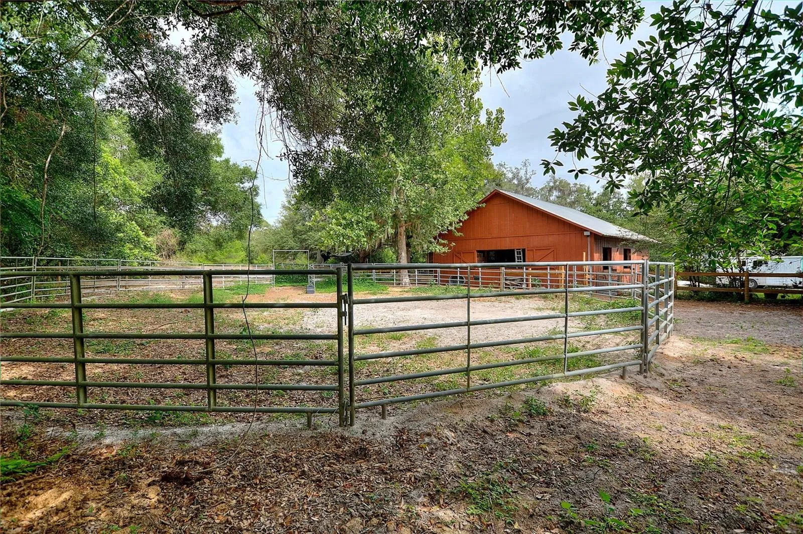 HORSE BARN