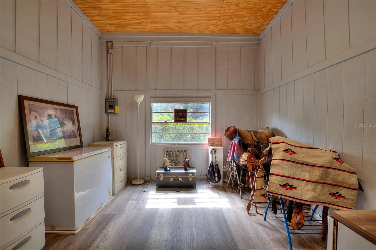 TACK ROOM OR OFFICE